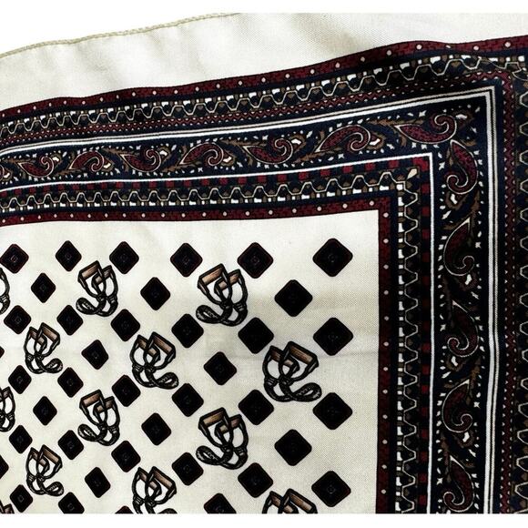 Lasies Equestrain Scarf with Stirrups and Leathers 22x22 - Picture 8 of 8